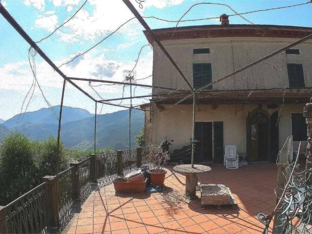 Villa in vendita a Bagni di Lucca LU