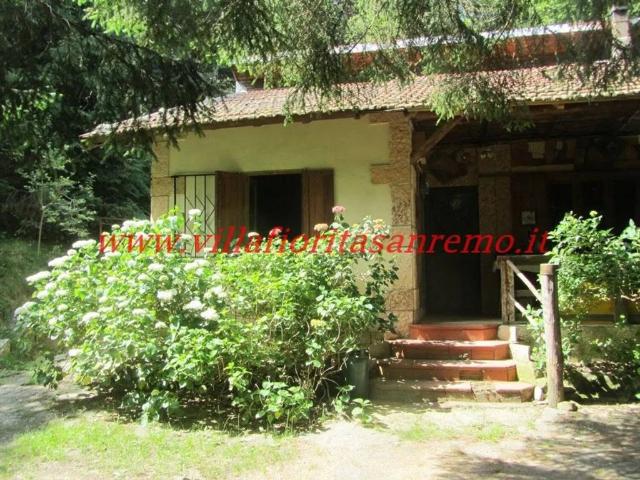 Rustico / Casale in vendita a Bajardo IM