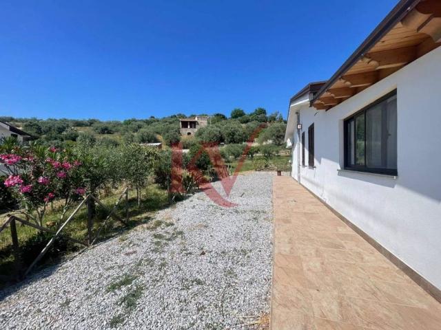 Villa in vendita a Barcellona Pozzo di Gotto ME