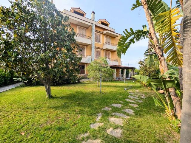 Villa in vendita a Barcellona Pozzo di Gotto ME