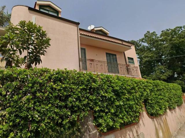 Villa in vendita a Barcellona Pozzo di Gotto ME