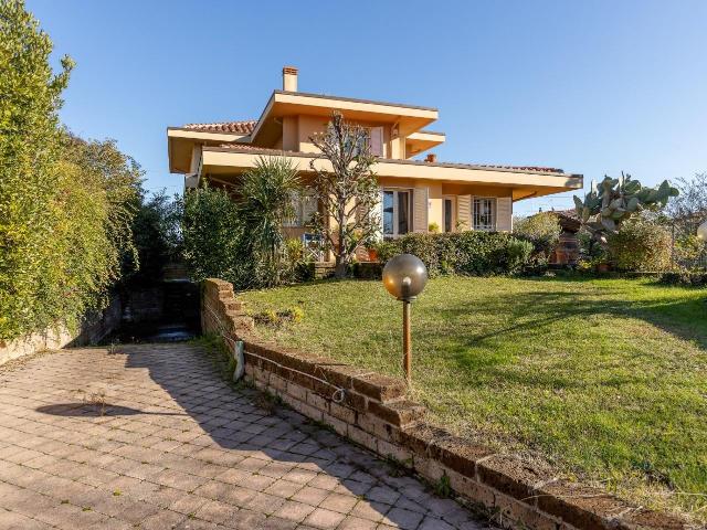 Villa in vendita a Barbaricina Pisa in Ottimo composto da 12vani