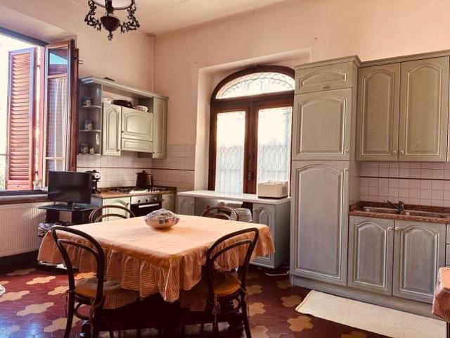 Villa in vendita a Barga 270 mq Rif: 1423472