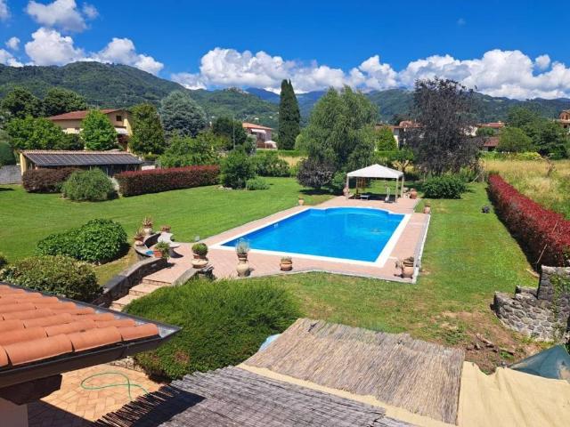 Villa in vendita a Barga LU