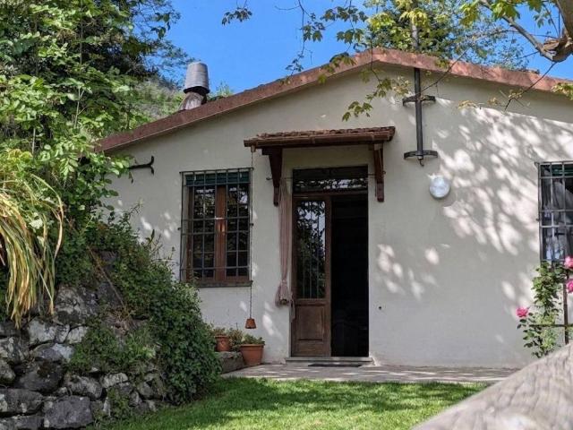Villa in vendita a Barga LU