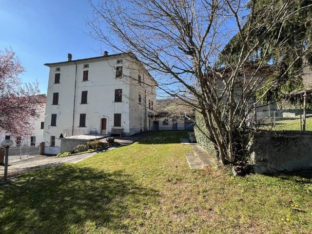 Villa in vendita a Bardi PR