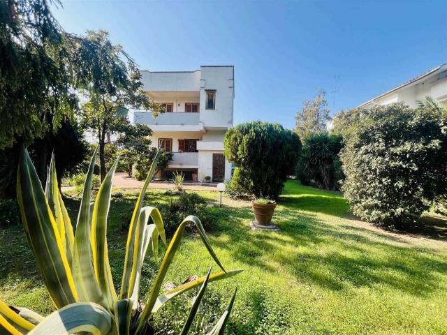 Villa in vendita a Bari BA