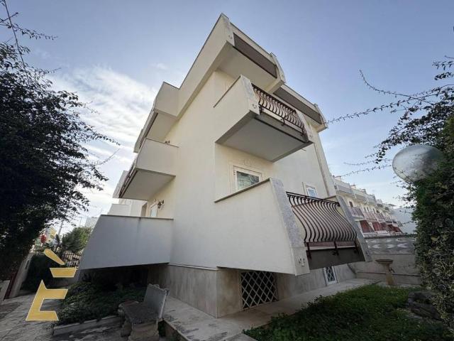 Villa in vendita a Bari BA