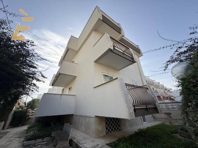 Villa in vendita a Bari BA