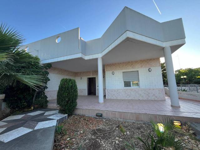Villa in vendita a Bari BA
