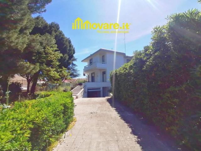 Villa in vendita a Bari BA
