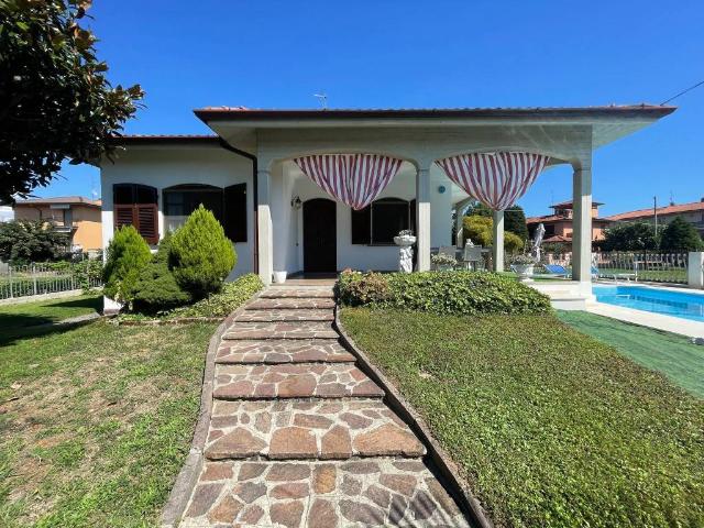 Villa in vendita a Bariano BG