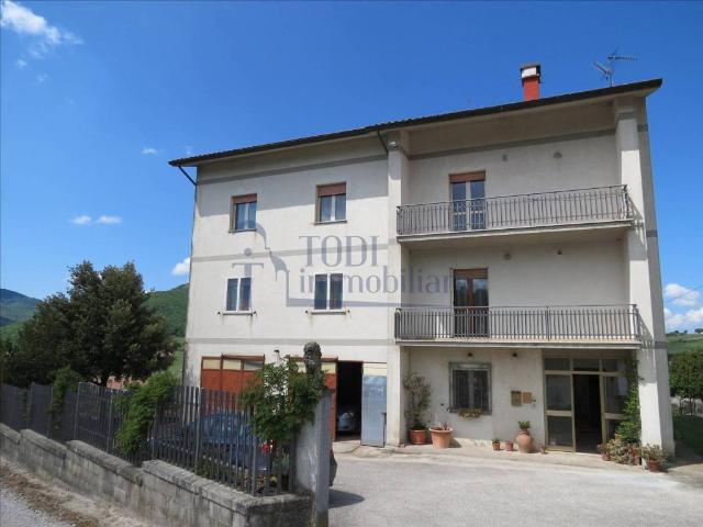 Villa in vendita a Baschi TR