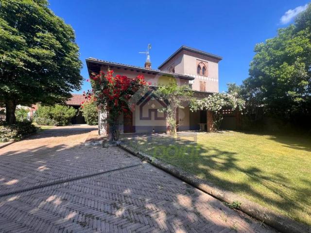 Villa in vendita a Bassano Bresciano BS