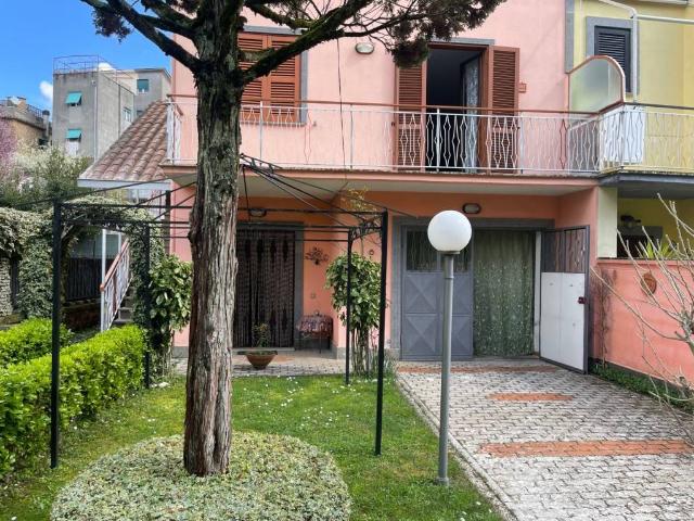 Villa in vendita a Bassano Romano VT