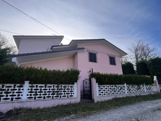 Villa in vendita a Bettola PC