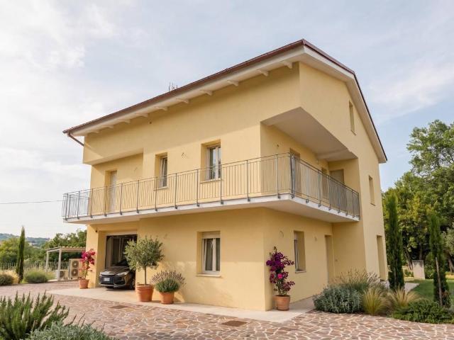 Villa in vendita a Belforte del Chienti MC