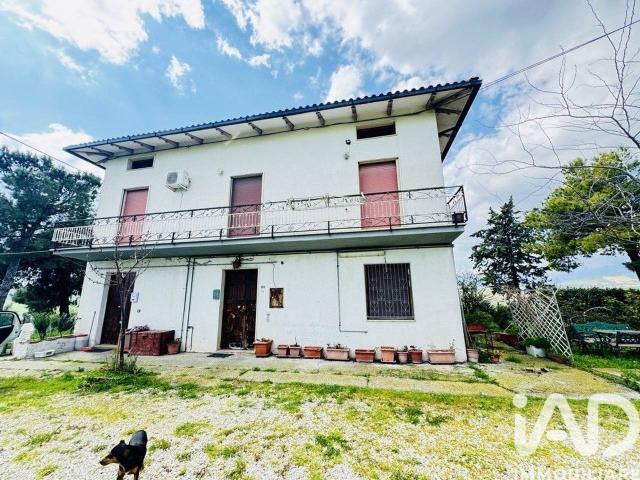 Villa in vendita a Bellante