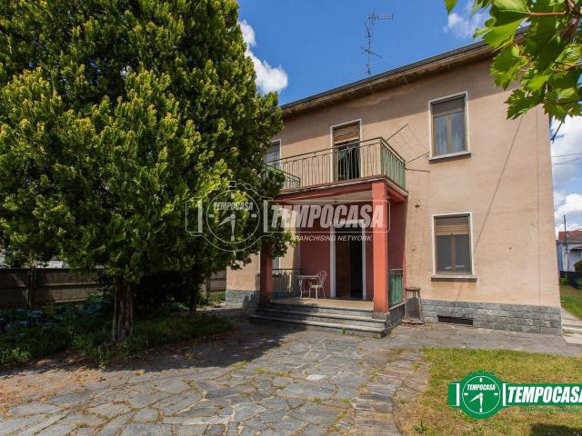 Villa in vendita a Bellinzago Novarese