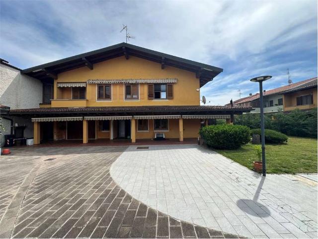 Villa in vendita a Bellinzago Novarese NO