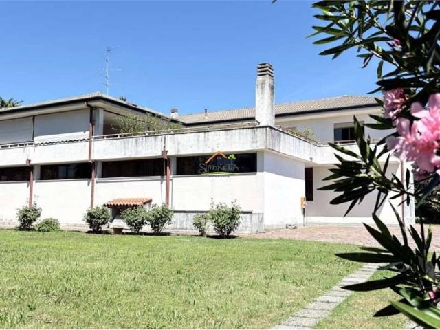 Villa in vendita a Bellinzago Novarese NO