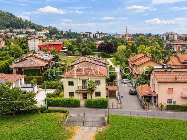 Villa in vendita a Bergamo