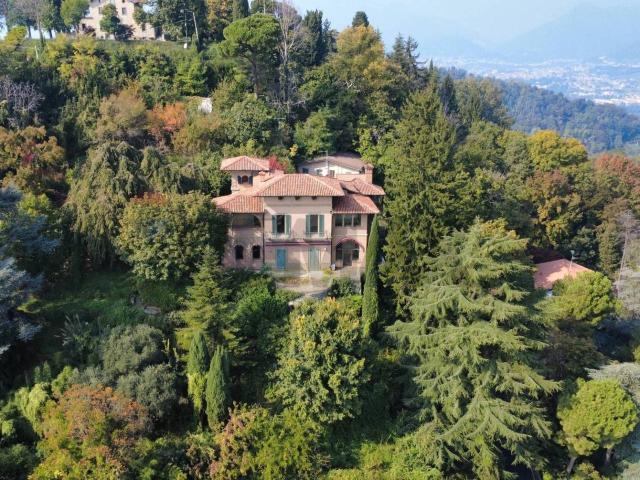 Villa in vendita a Bergamo