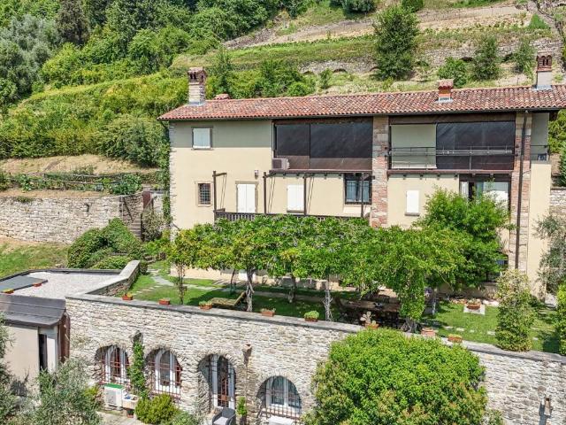 Villa in vendita a Bergamo BG
