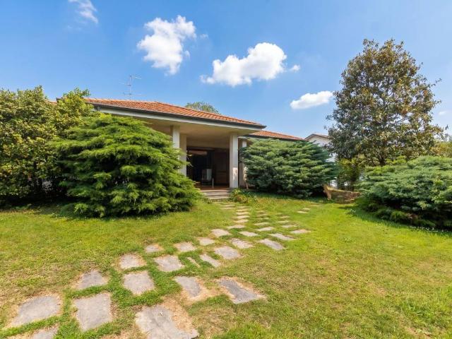 Villa in vendita a Bernareggio MB