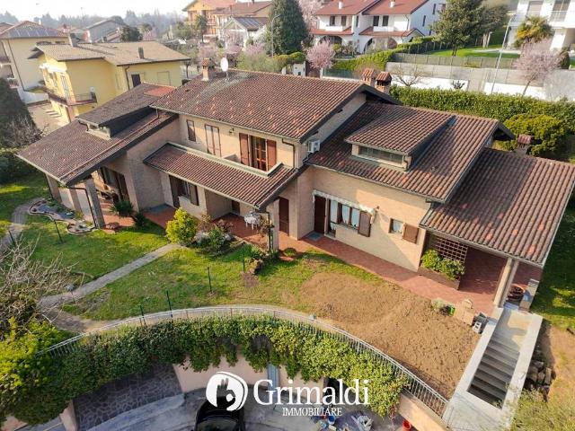 Villa in vendita a Besana in Brianza MB