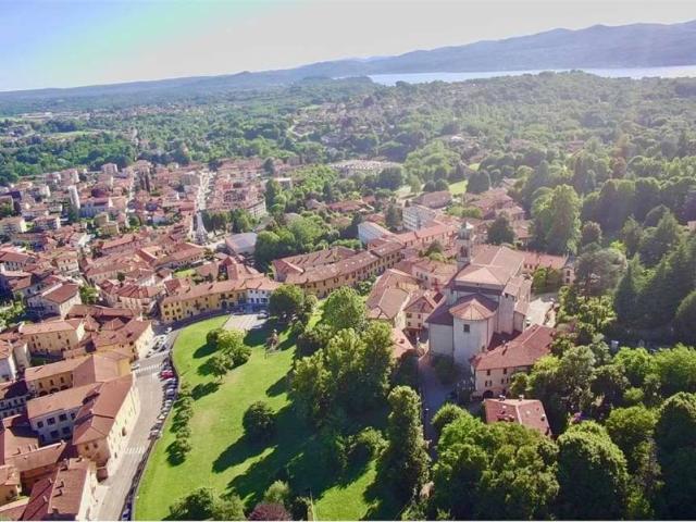 Villa in vendita a Besozzo VA