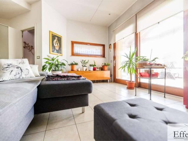 Villa in vendita a Besozzo VA