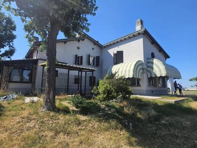 Villa in vendita a Bibbiano RE