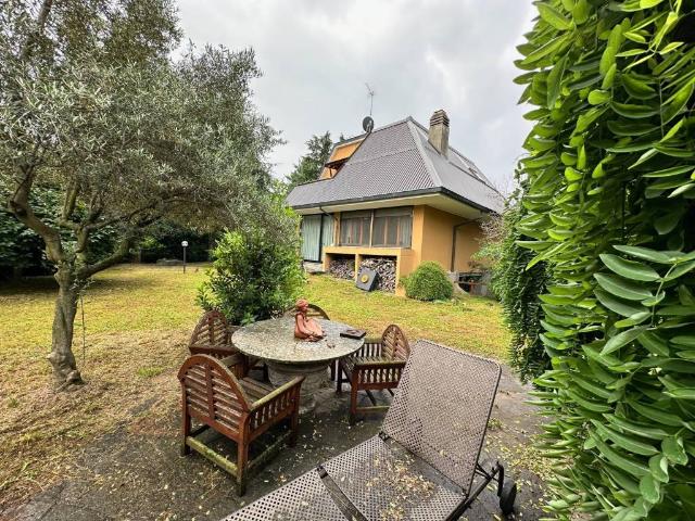 Villa in vendita a Brugherio MB