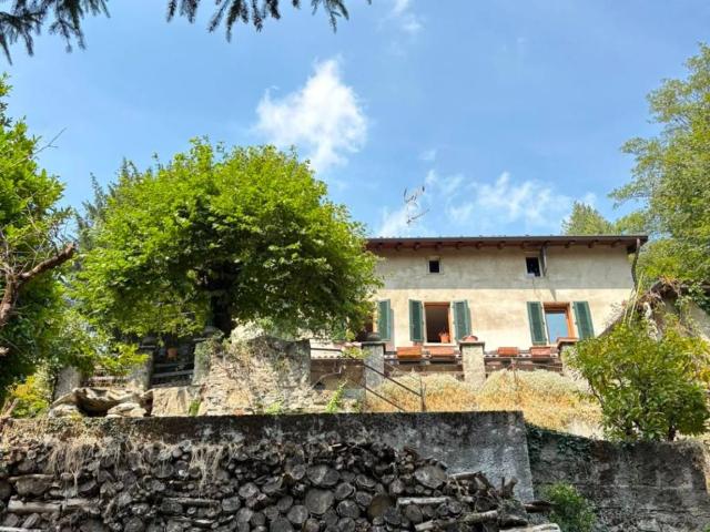 Villa in vendita a Brunate CO