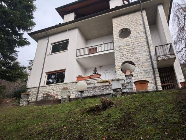 Villa in vendita a Brunate CO