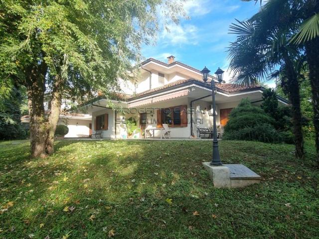 Villa in vendita a Bra CN