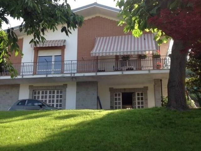 Villa in vendita a Bra CN