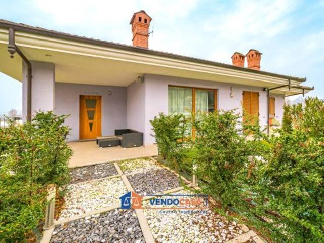 Villa in vendita a Bra