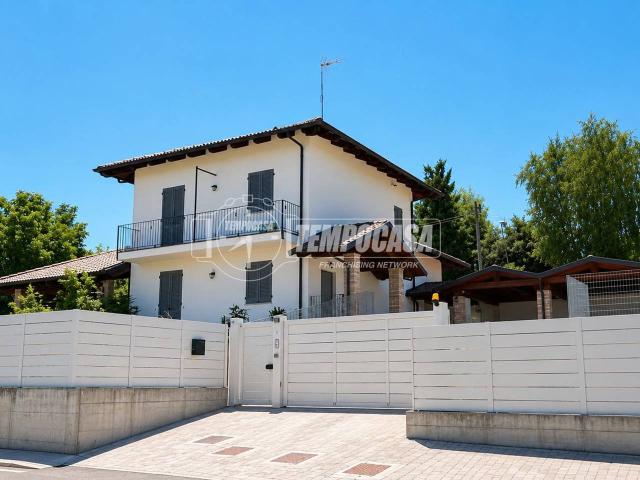 Villa in vendita a Bra