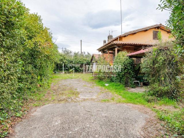Villa in vendita a Bracciano