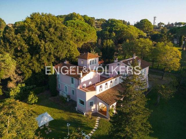 Villa in vendita a Bracciano