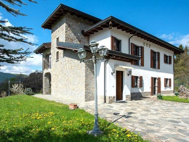 Villa in vendita a Brallo di Pregola PV