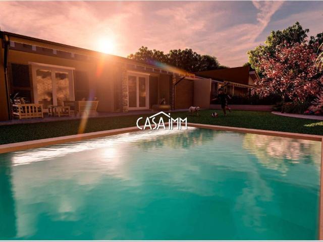 Villa in vendita a Brebbia VA