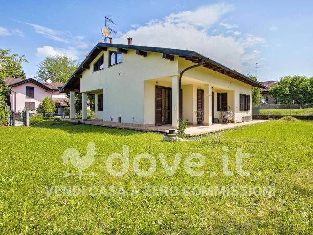 Villa in vendita a Brebbia VA