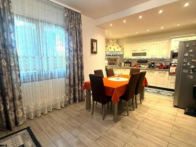 Villa in vendita a Bregnano CO