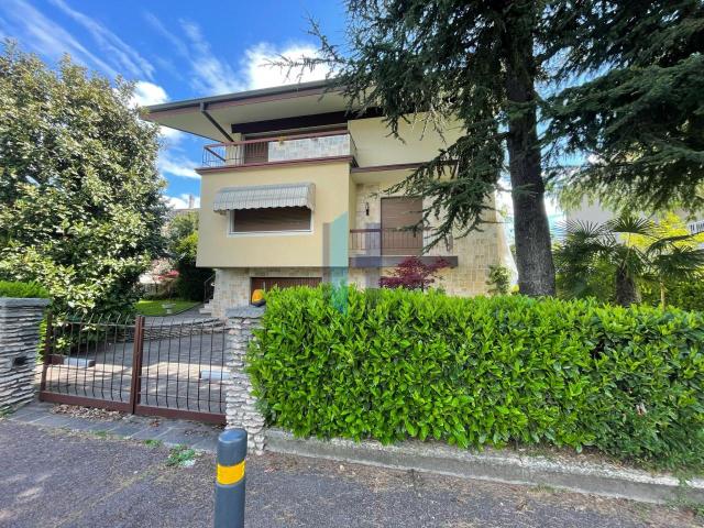 Villa in vendita a Brescia