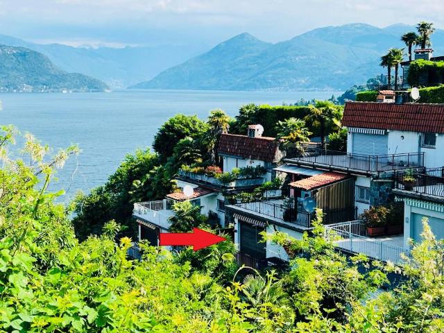Villa in vendita a Brezzo di Bedero VA