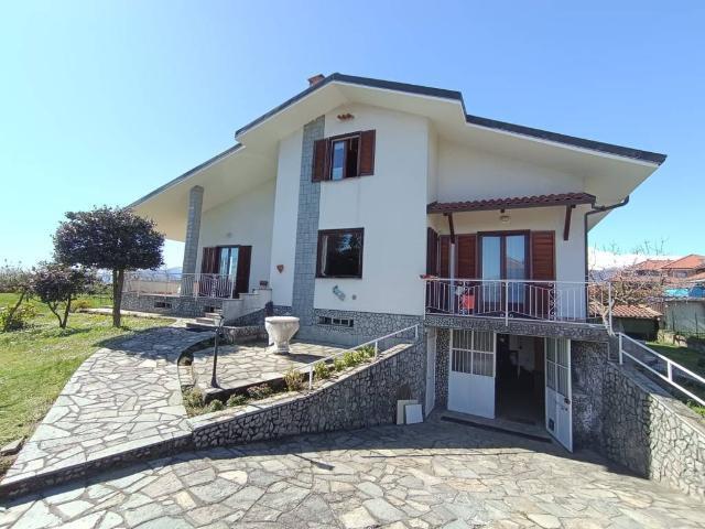 Villa in vendita a Bricherasio TO