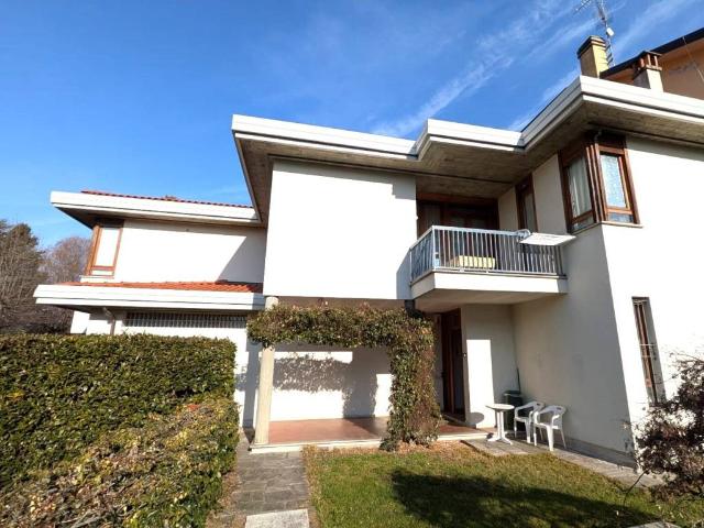 Villa in vendita a Briga Novarese NO